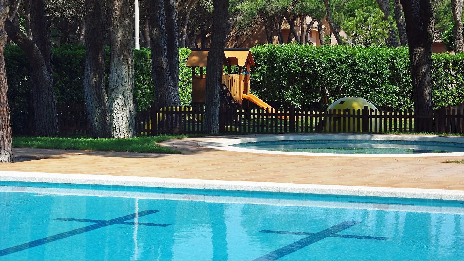 Apartamentos Beach & Golf Resort Pals Apartment