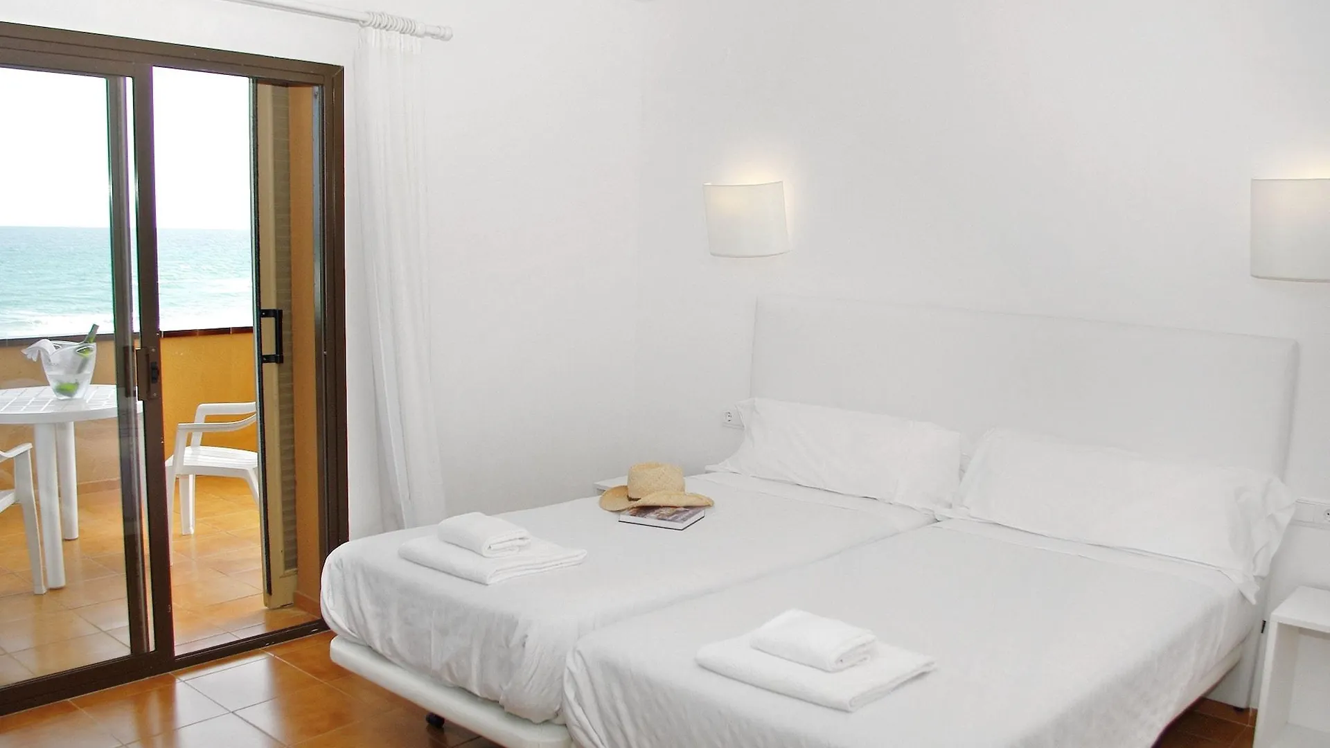 Apartamentos Beach & Golf Resort Pals 0*,