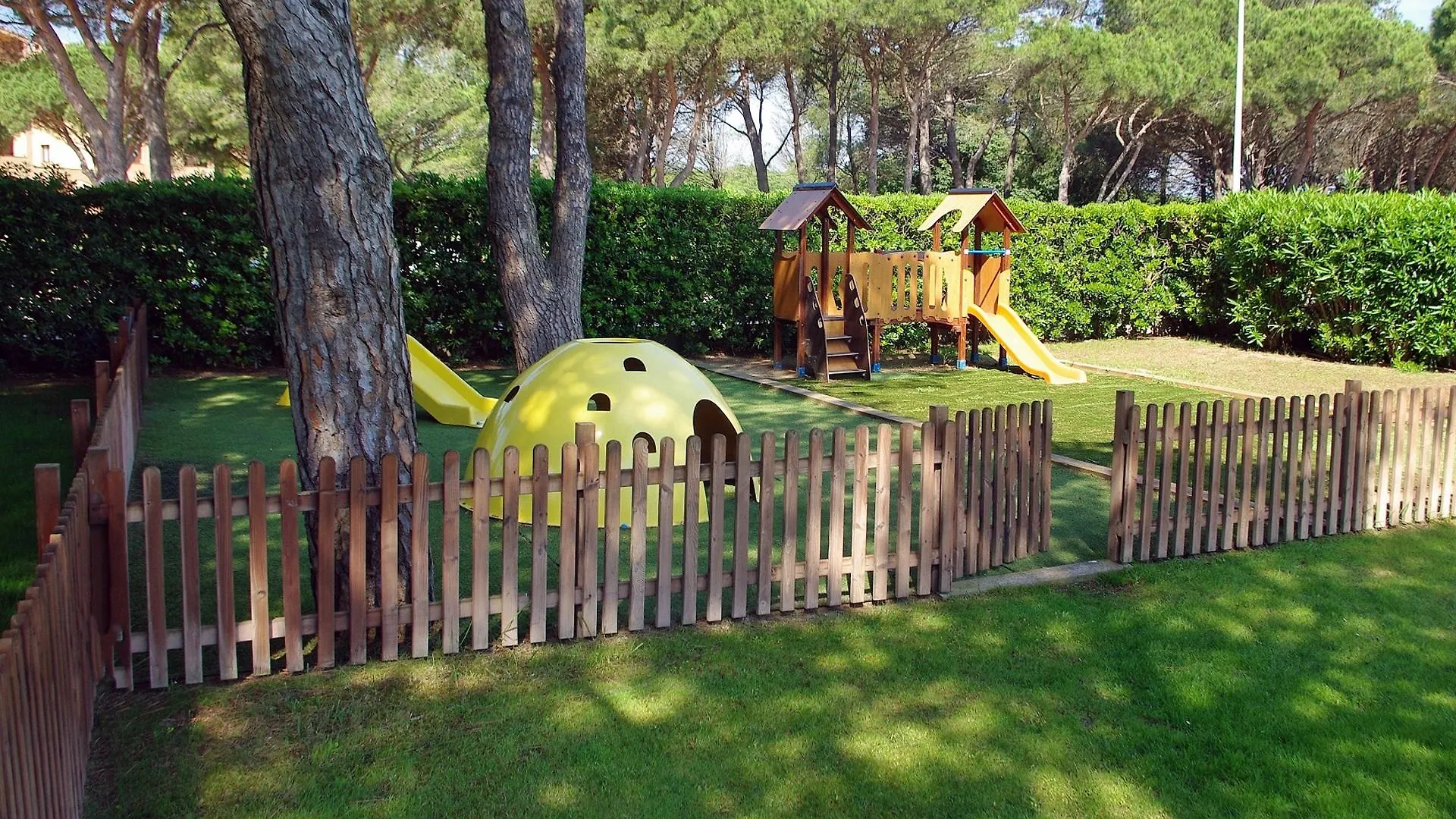 Apartamentos Beach & Golf Resort Pals 0*,  Spain